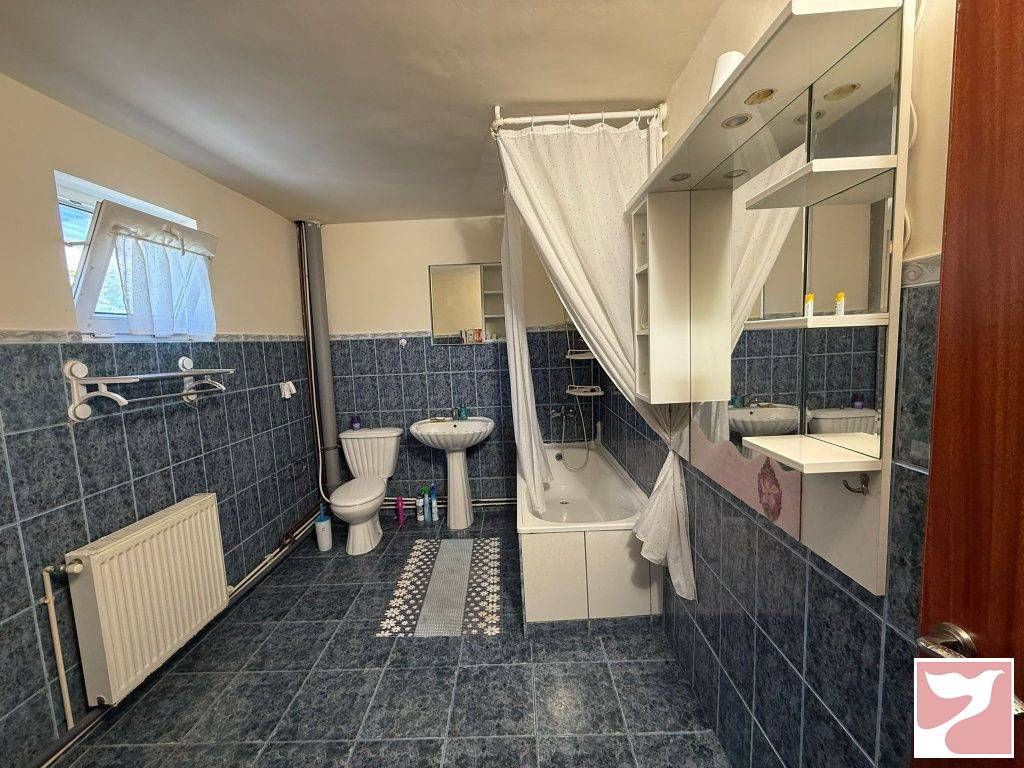 Inchiriere casa/vila  4 CAMERE in Craiova, 120 mp