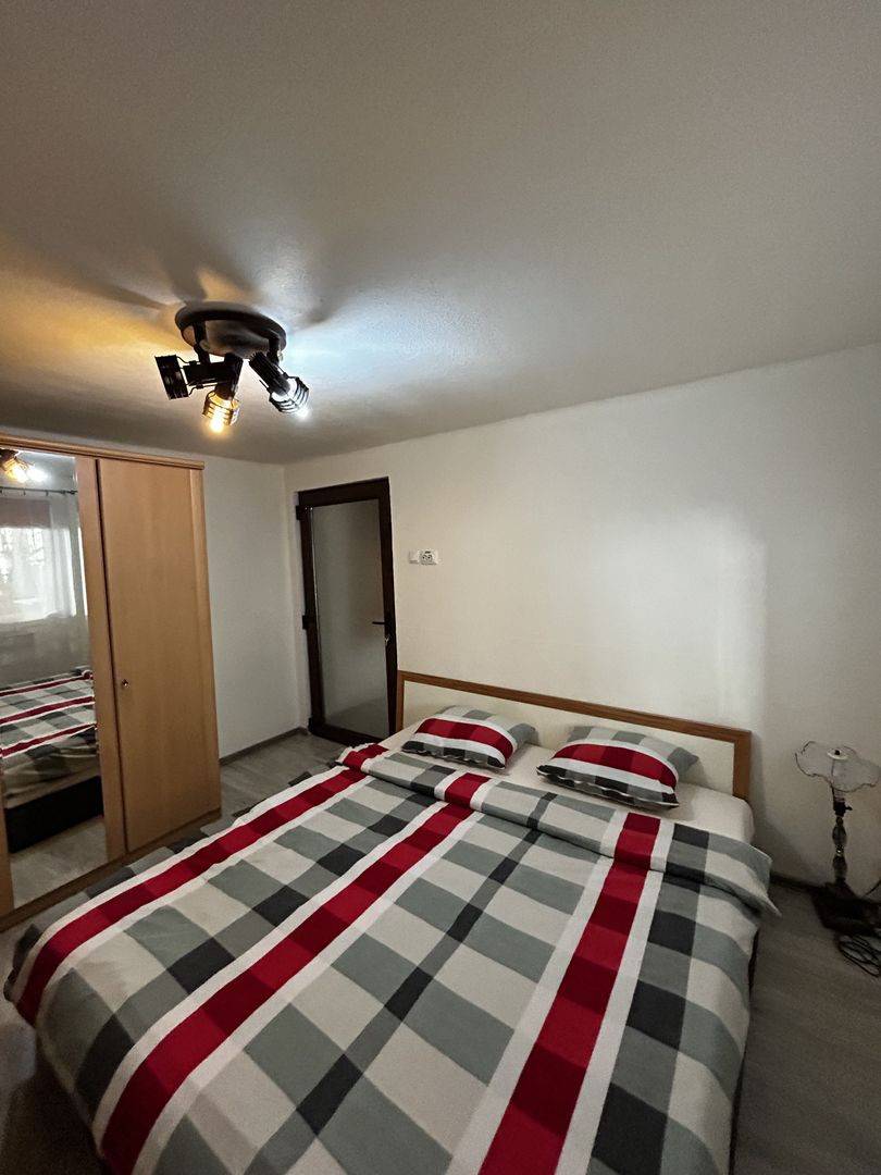 Inchiriere apartament  2 CAMERE in Arad, Parneava, 90 mp