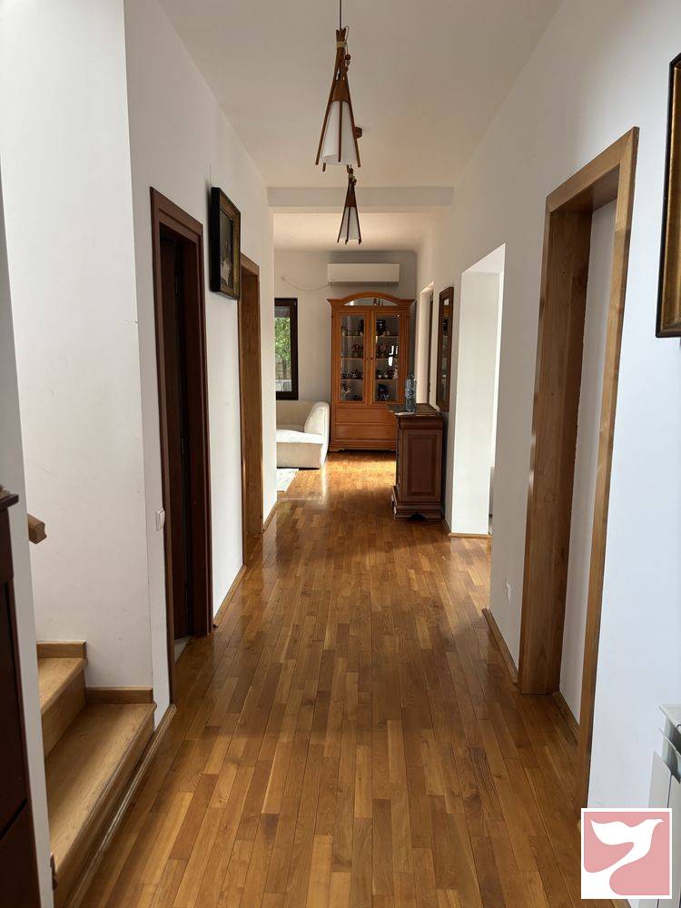 Inchiriere casa/vila  4 CAMERE in Oradea, 150 mp