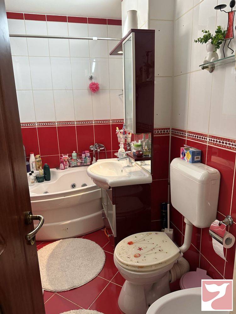 Inchiriere apartament  3 CAMERE in Arad, 90 mp