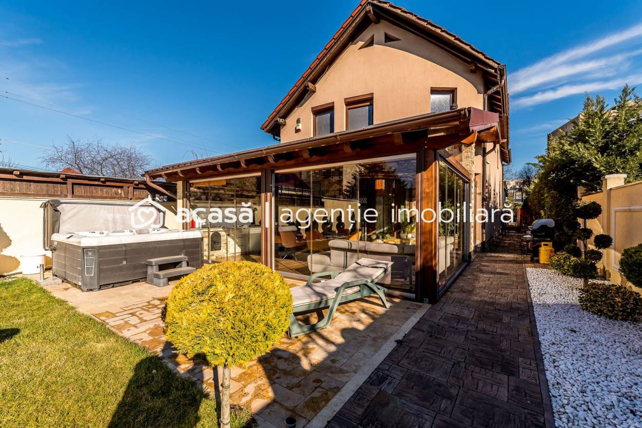 Vanzare casa/vila  5 CAMERE in Arad, Aradul Nou, 280 mp