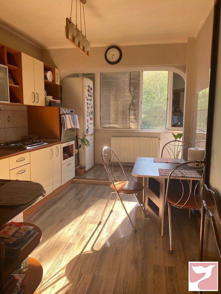 Vanzare apartament  3 CAMERE in Ploieşti, 75 mp