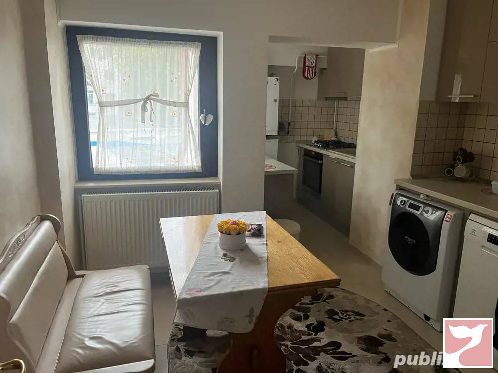 Inchiriere apartament  3 CAMERE in Botoşani, 100 mp