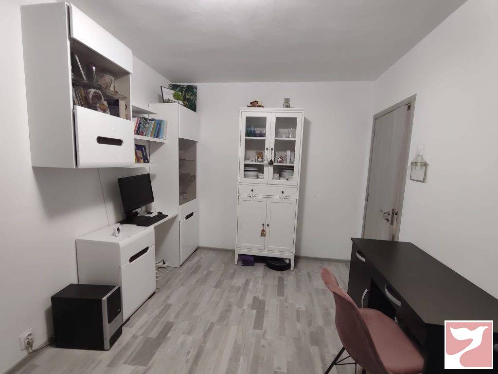 Vanzare apartament  3 CAMERE in Ploieşti, 50 mp