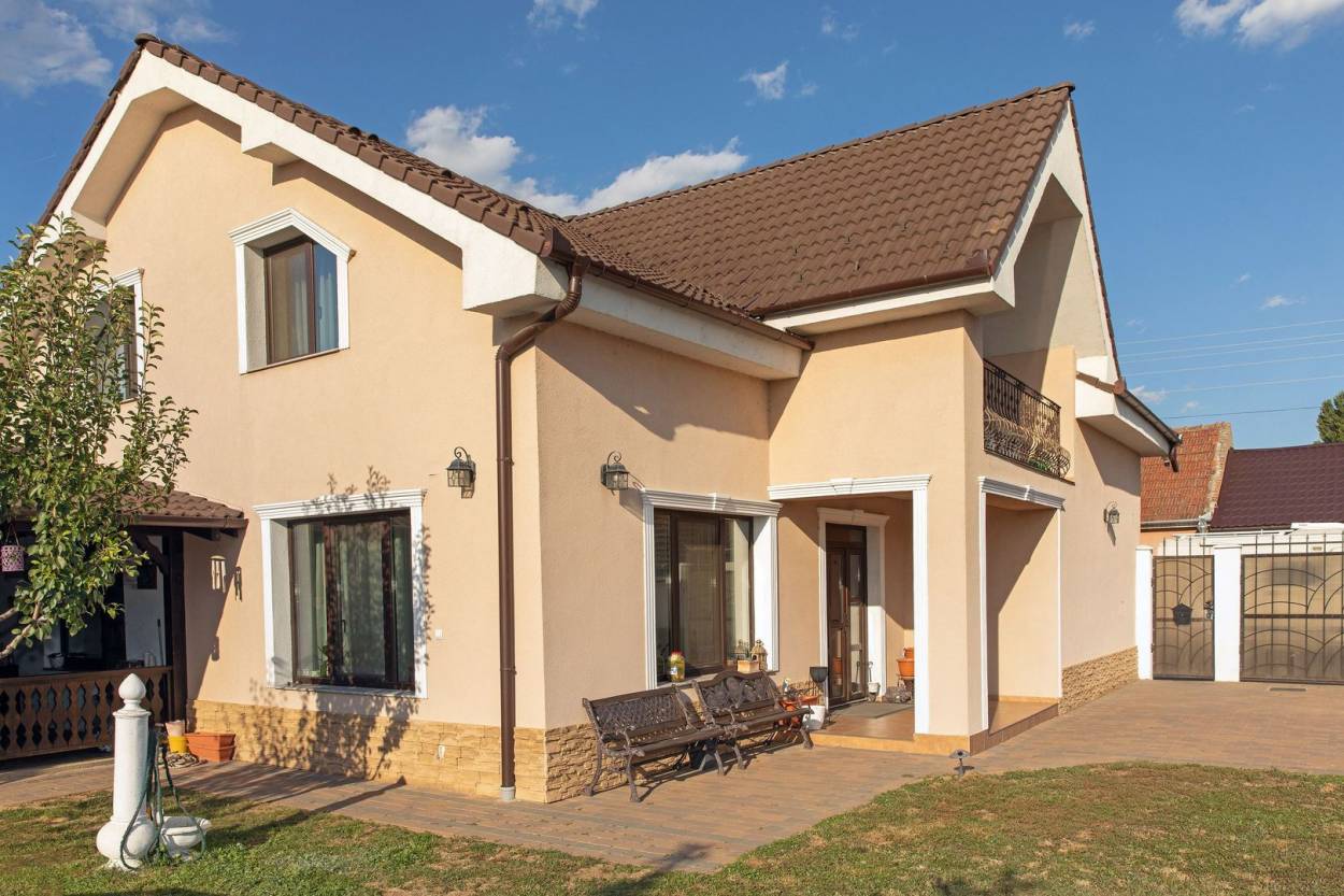 Vanzare casa/vila  6 CAMERE in Oradea, Calea Clujului, 240 mp