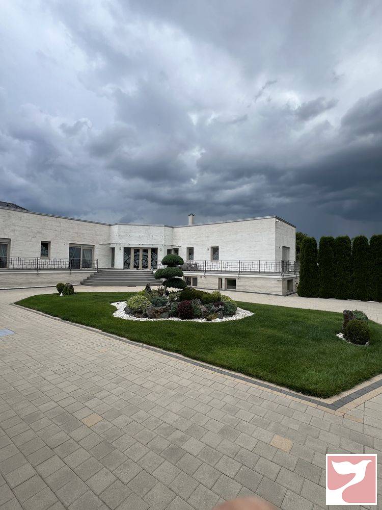 Vanzare casa/vila  4 CAMERE in Sibiu, 310 mp