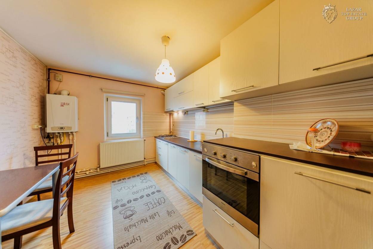 Inchiriere apartament  3 CAMERE in Arad, Alfa, 112 mp