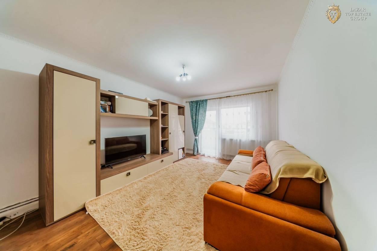 Inchiriere apartament  3 CAMERE in Arad, Alfa, 90 mp