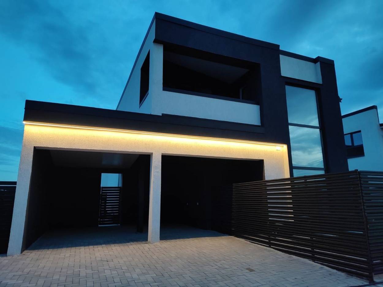 Vanzare casa/vila  4 CAMERE in Tarlungeni, 150 mp