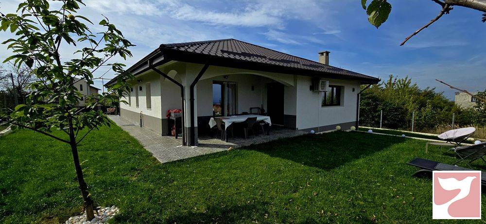 Vanzare casa/vila  3 CAMERE in Iaşi, 180 mp