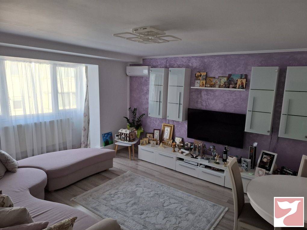 Vanzare apartament  3 CAMERE in Botoşani, 64 mp