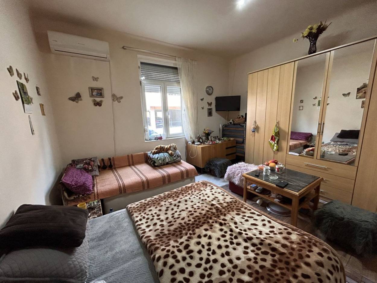 Vanzare apartament  1 CAMERA in Arad, Boul Rosu, 40 mp