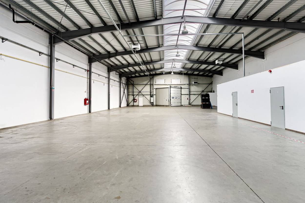 Vanzare spatiu industrial in Arad, Sud, 727 mp