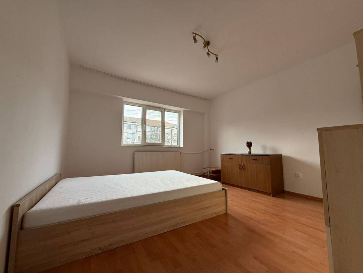 Inchiriere apartament  1 CAMERA in Oradea, Rogerius, 30 mp