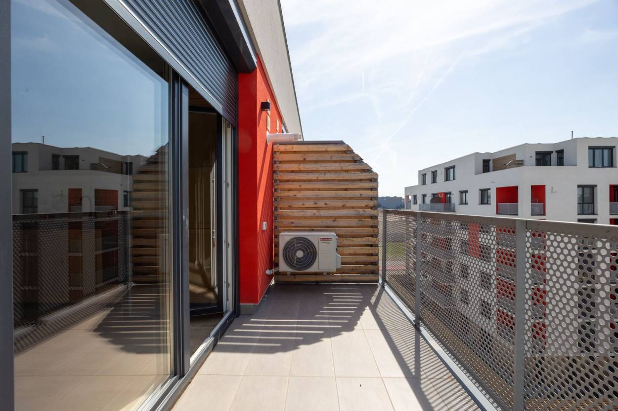 Vanzare apartament  3 CAMERE in Arad, UTA, 82 mp