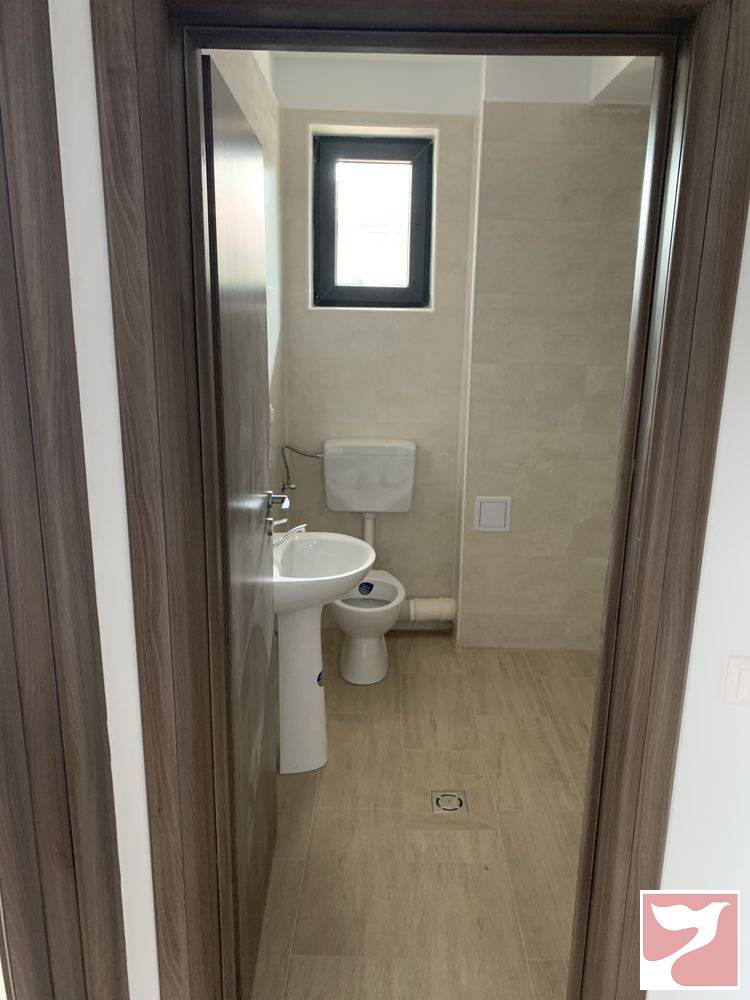 Inchiriere apartament  3 CAMERE in Ploieşti, 67 mp