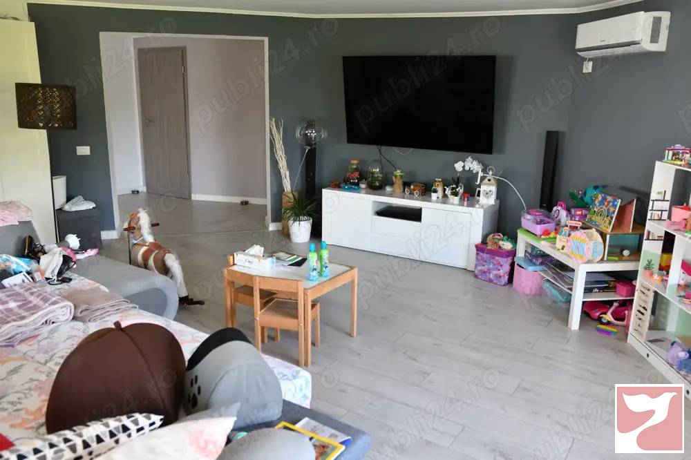 Vanzare casa/vila  6 CAMERE in Timişoara, Fratelia, 300 mp