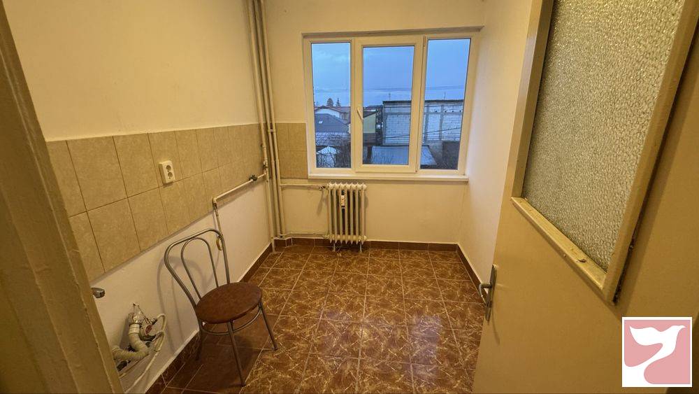 Vanzare apartament  3 CAMERE in Ploieşti, 64 mp