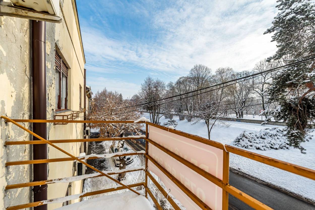 Vanzare casa/vila  8 CAMERE in Arad, Malul Muresului, 299 mp