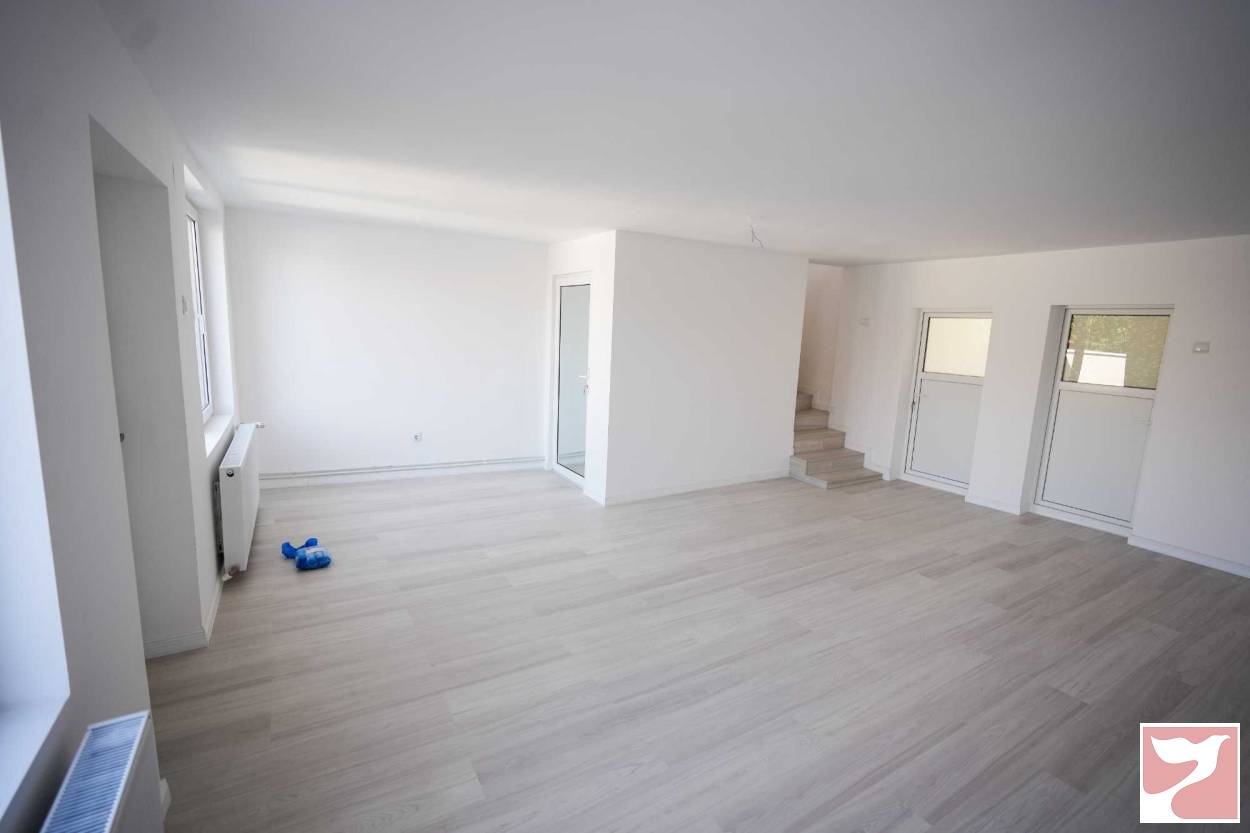 Vanzare casa/vila  4 CAMERE in Craiova, 126 mp