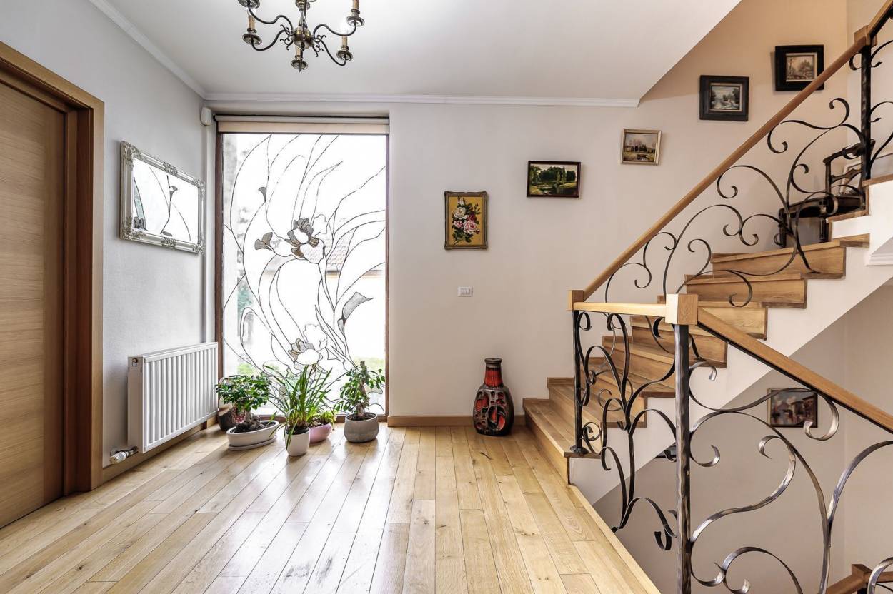 Vanzare casa/vila  5 CAMERE in Arad, Malul Muresului, 364 mp