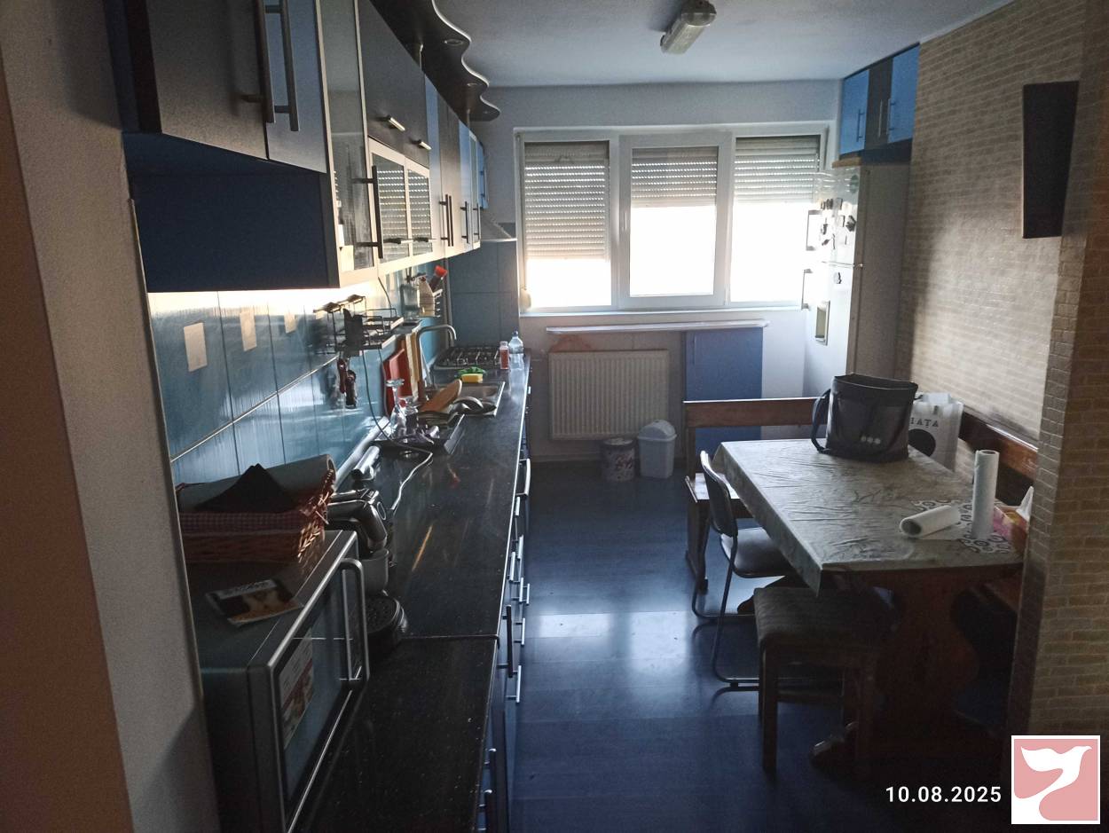 Inchiriere apartament  4 CAMERE in Oradea, 88 mp