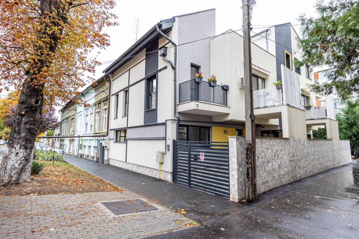 Vanzare apartament  2 CAMERE in Arad, Ultracentral, 53 mp