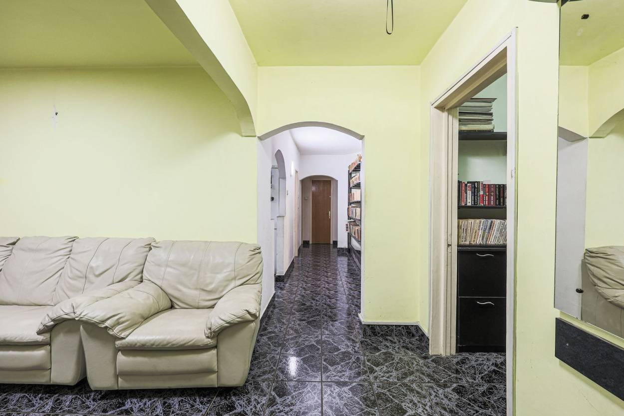 Vanzare apartament  5 CAMERE in Arad, Micalaca, 109 mp