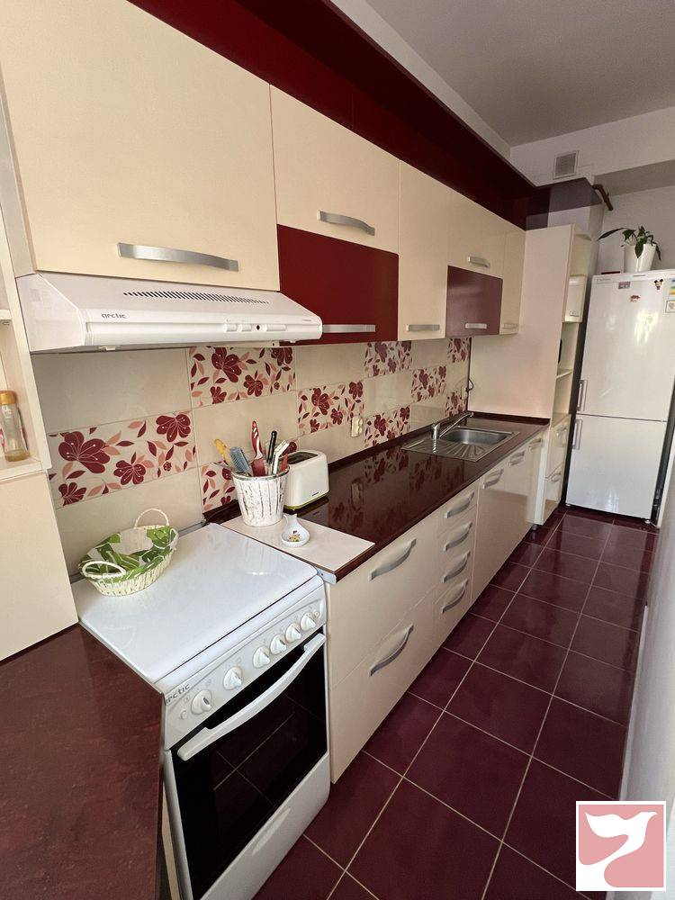 Inchiriere apartament  2 CAMERE in Arad, 48 mp