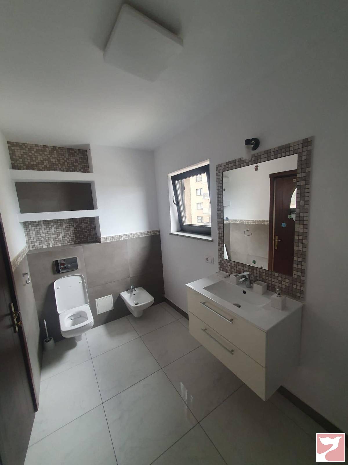 Vanzare apartament  3 CAMERE in Botoşani, 107 mp