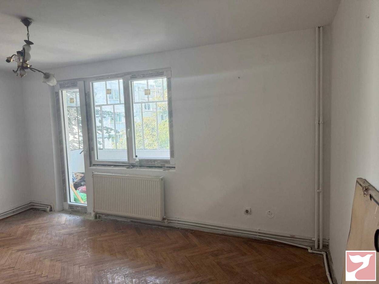 Vanzare apartament  3 CAMERE in Bacău, 61 mp