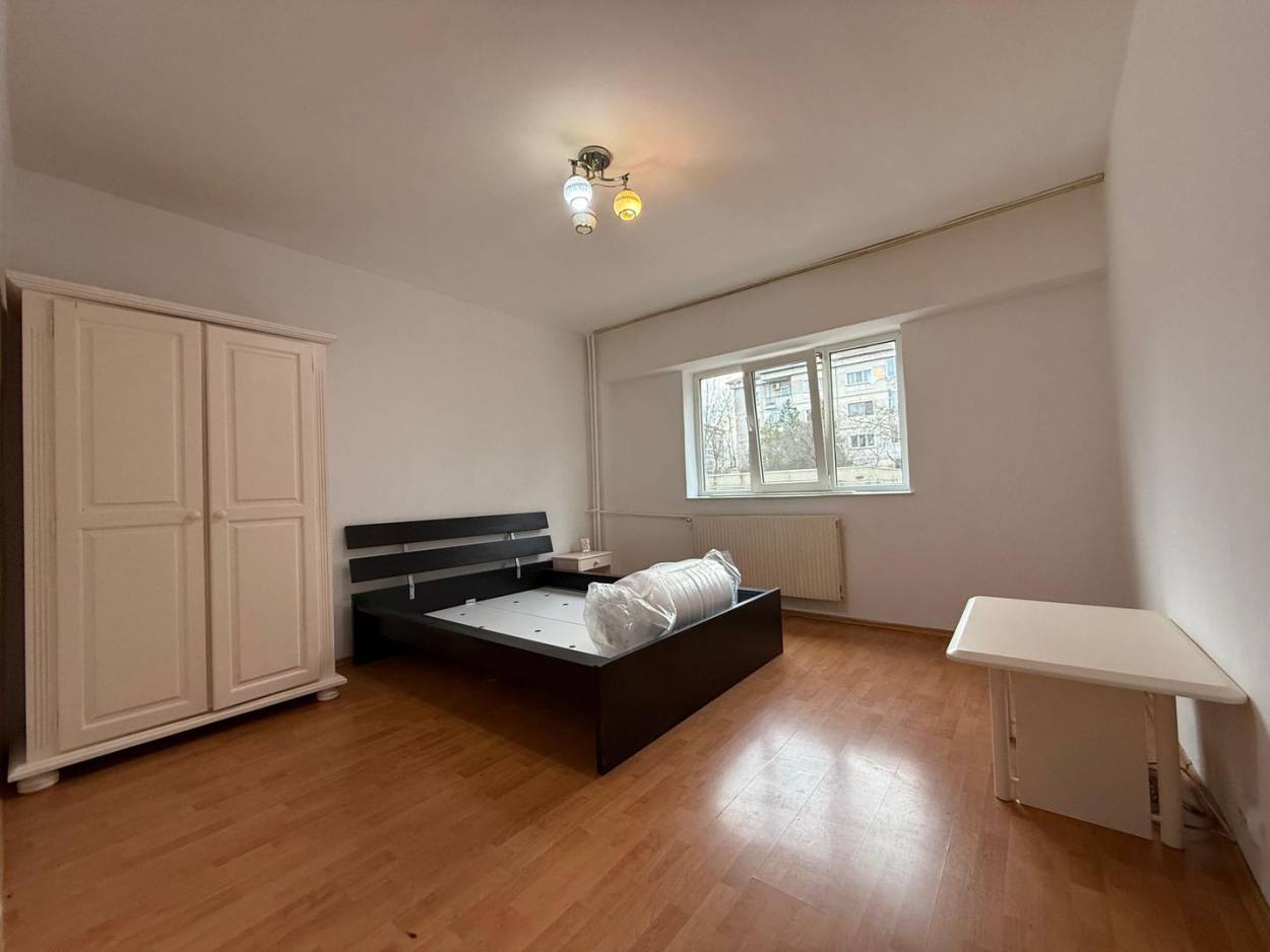 Inchiriere apartament  1 CAMERA in Oradea, Rogerius, 30 mp