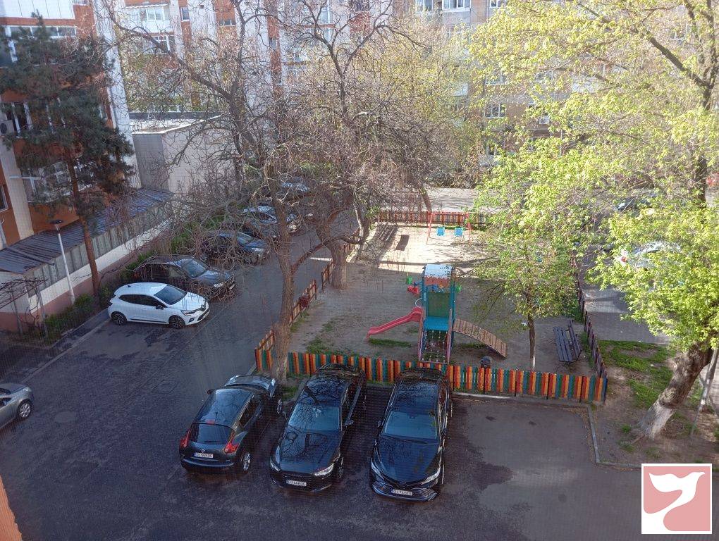 Vanzare apartament  4 CAMERE in Craiova, 81 mp