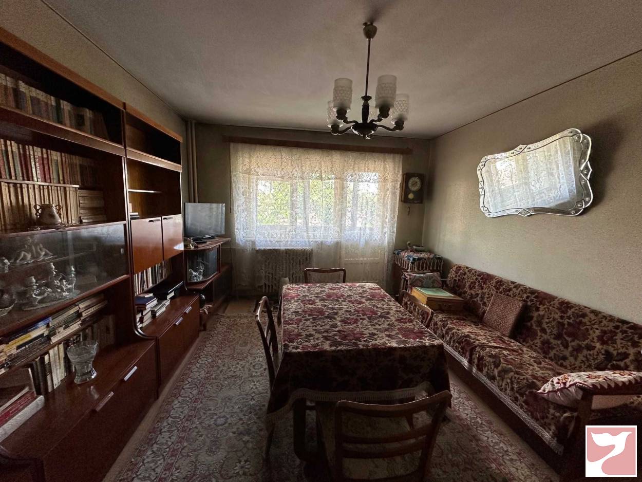 Vanzare apartament  3 CAMERE in Ploieşti, 65 mp