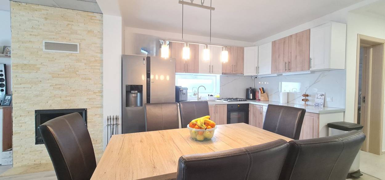 Vanzare casa/vila  4 CAMERE in Tarlungeni, 110 mp