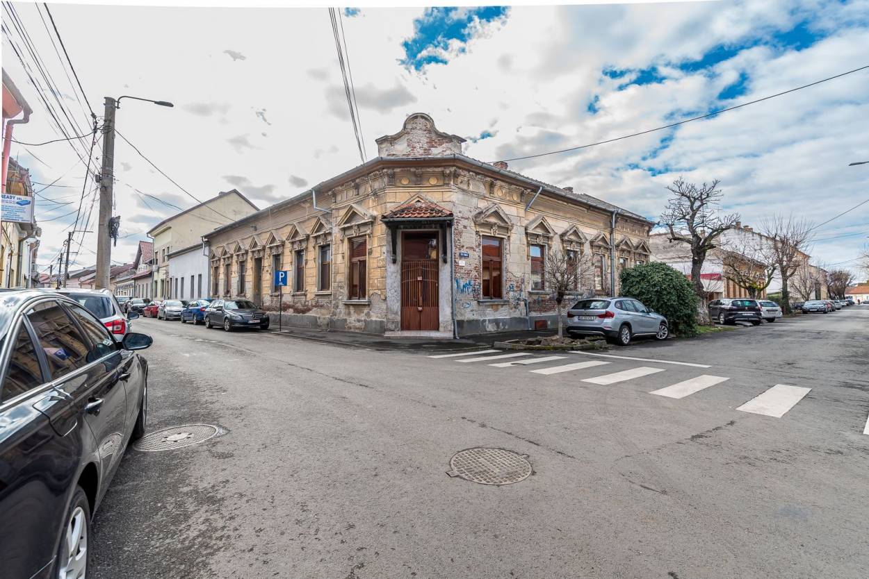 Vanzare apartament  3 CAMERE in Arad, Central, 118 mp