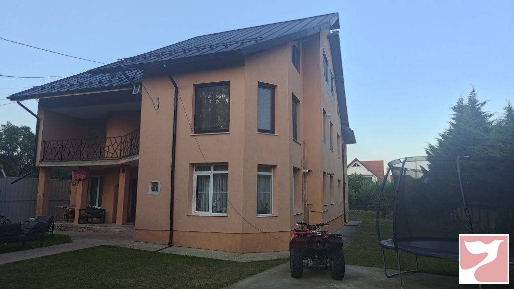 Vanzare casa/vila  4 CAMERE in Piatra-Neamţ, 380 mp