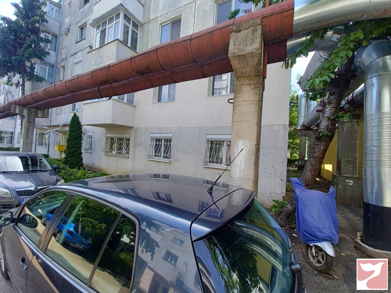 Vanzare apartament  3 CAMERE in Bacău, 60 mp