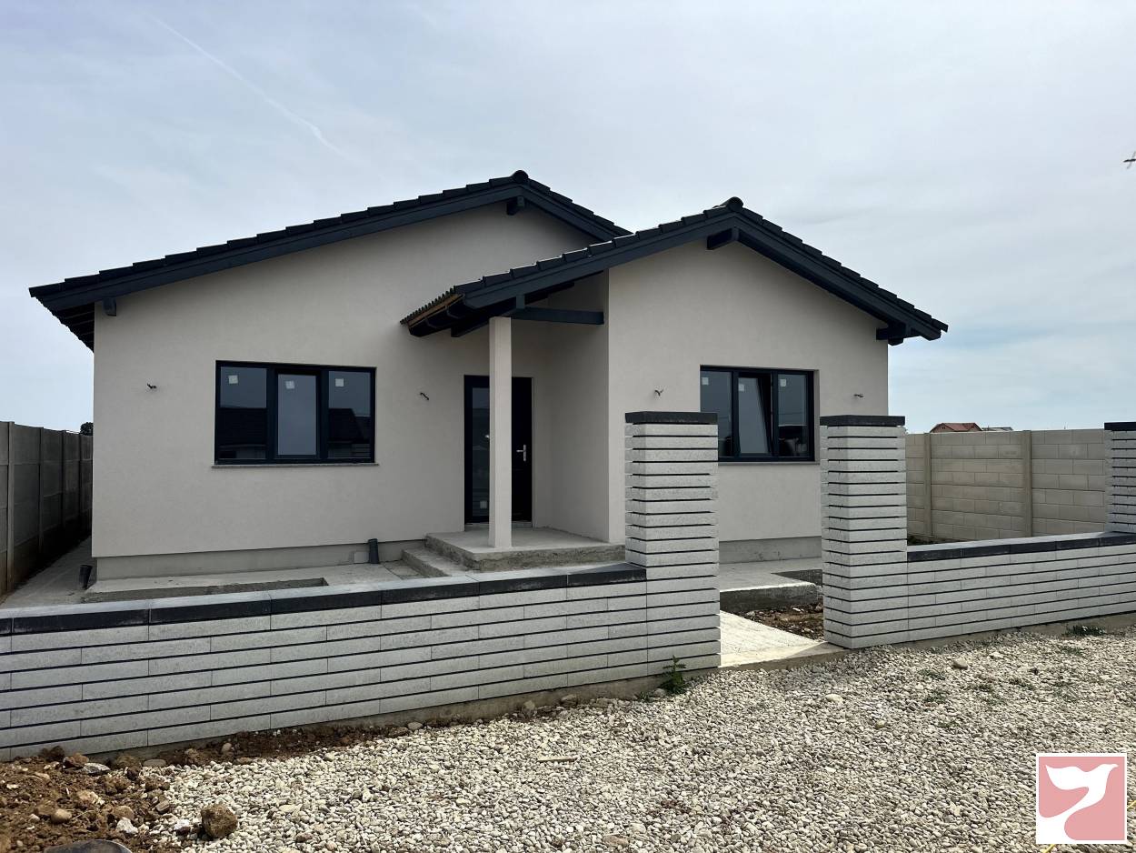 Vanzare casa/vila  4 CAMERE in Oradea, 93 mp