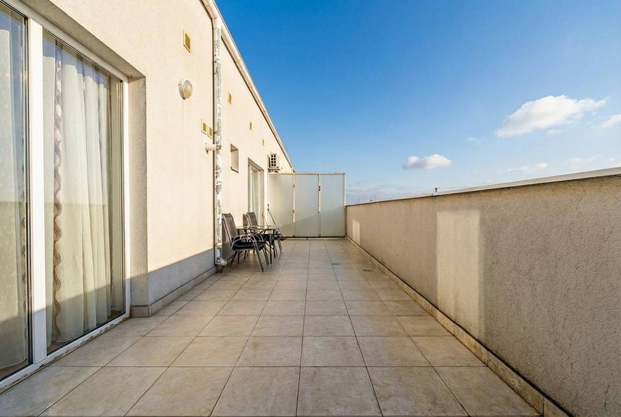 Vanzare apartament  2 CAMERE in Arad, UTA, 99 mp