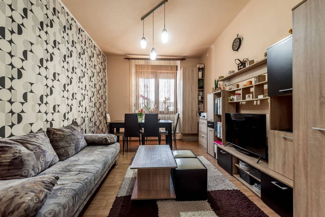 Vanzare apartament  2 CAMERE in Arad, Central, 82 mp