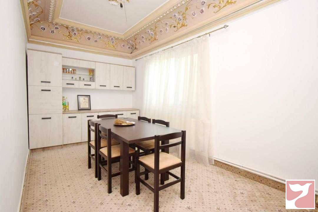 Vanzare casa/vila  4 CAMERE in Craiova