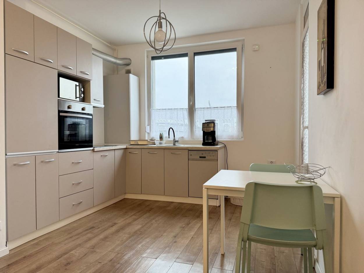 Inchiriere apartament  2 CAMERE in Arad, UTA, 50 mp