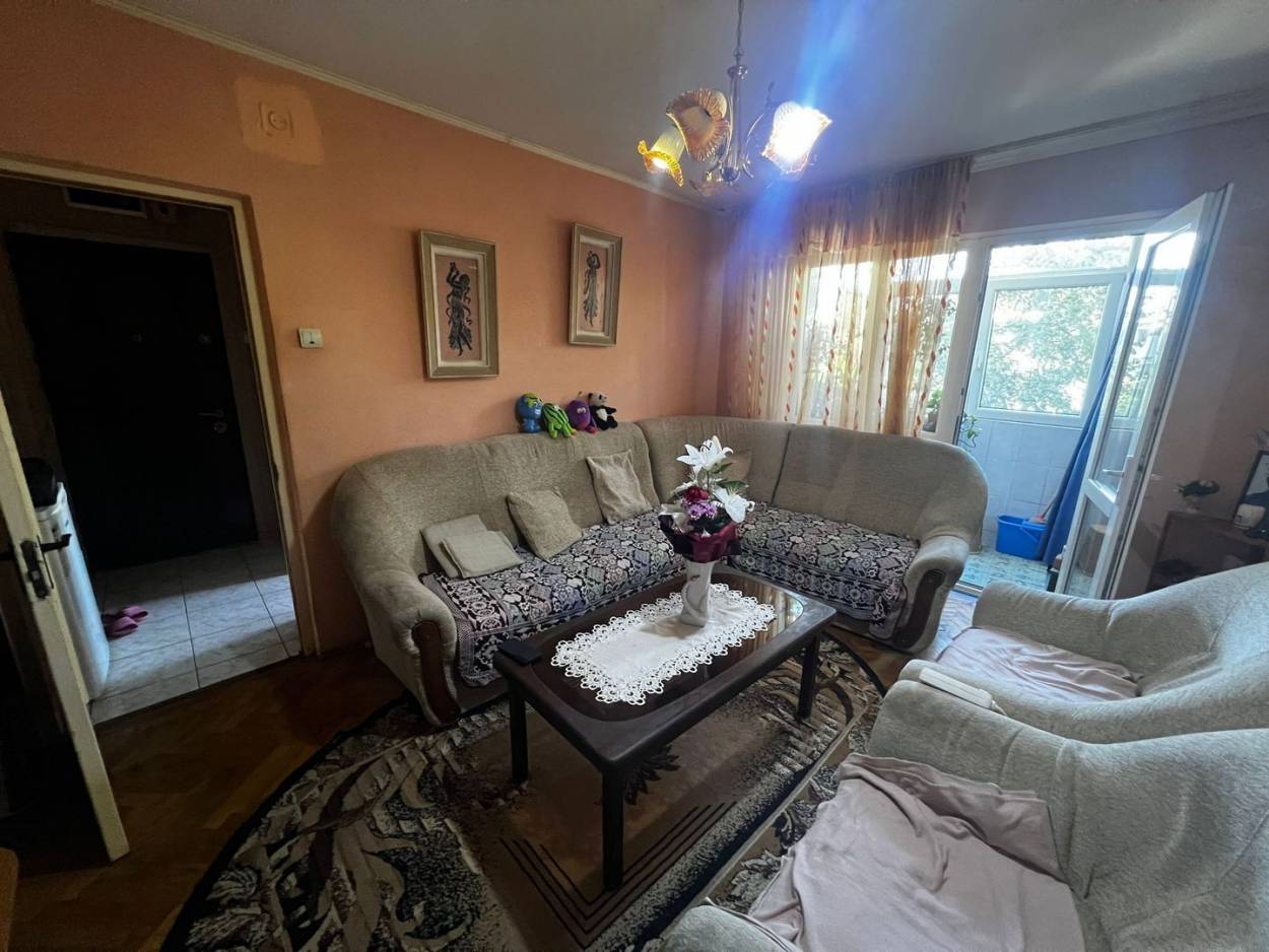 Vanzare apartament  3 CAMERE in Galati, Micro 40, 48 mp