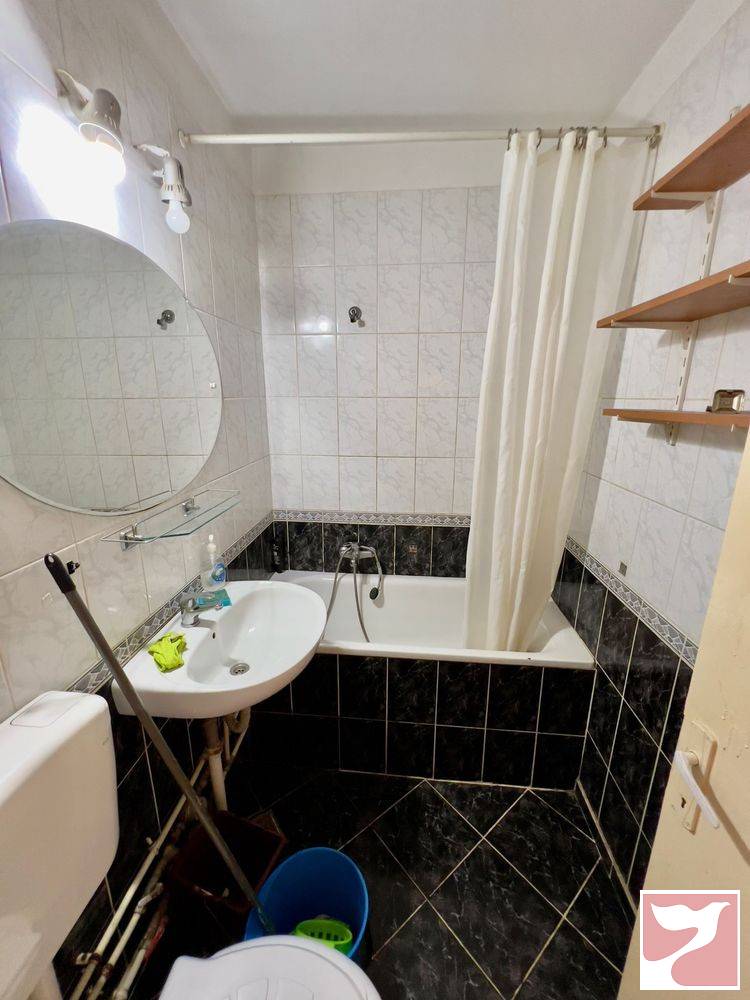 Vanzare apartament  3 CAMERE in Oradea, 55 mp