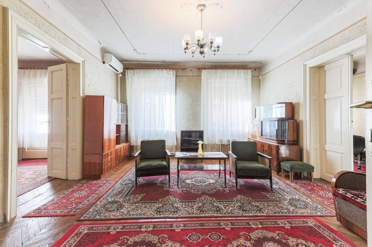 Vanzare apartament  7 CAMERE in Arad, Ultracentral, 215 mp