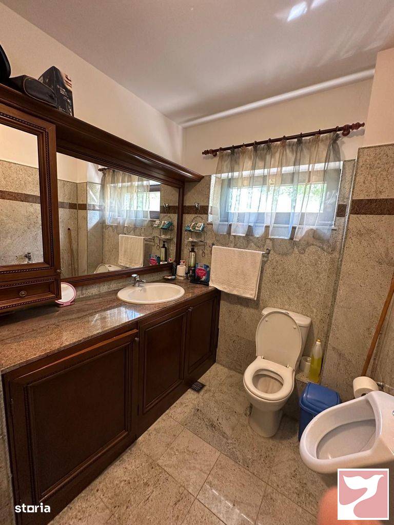 Vanzare casa/vila  5 CAMERE in Iaşi