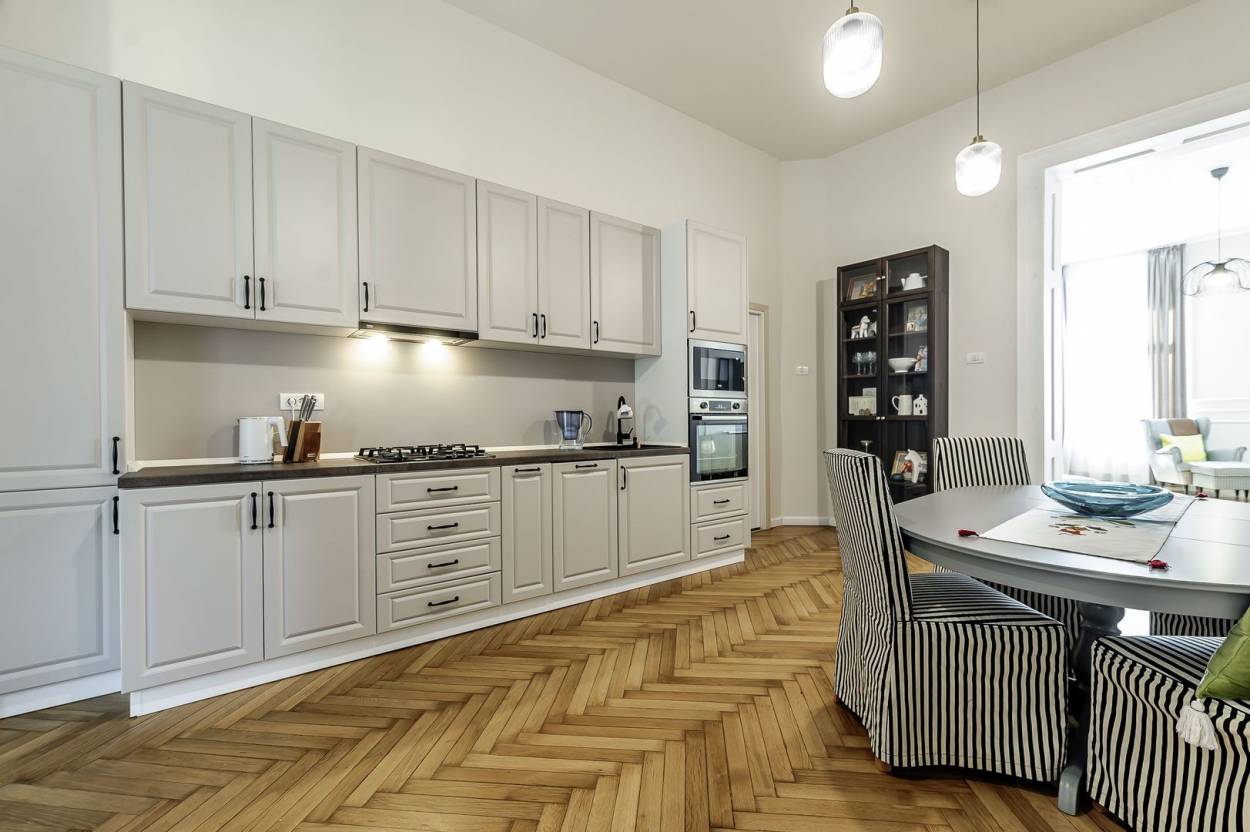 Vanzare apartament  3 CAMERE in Arad, Ultracentral, 115 mp