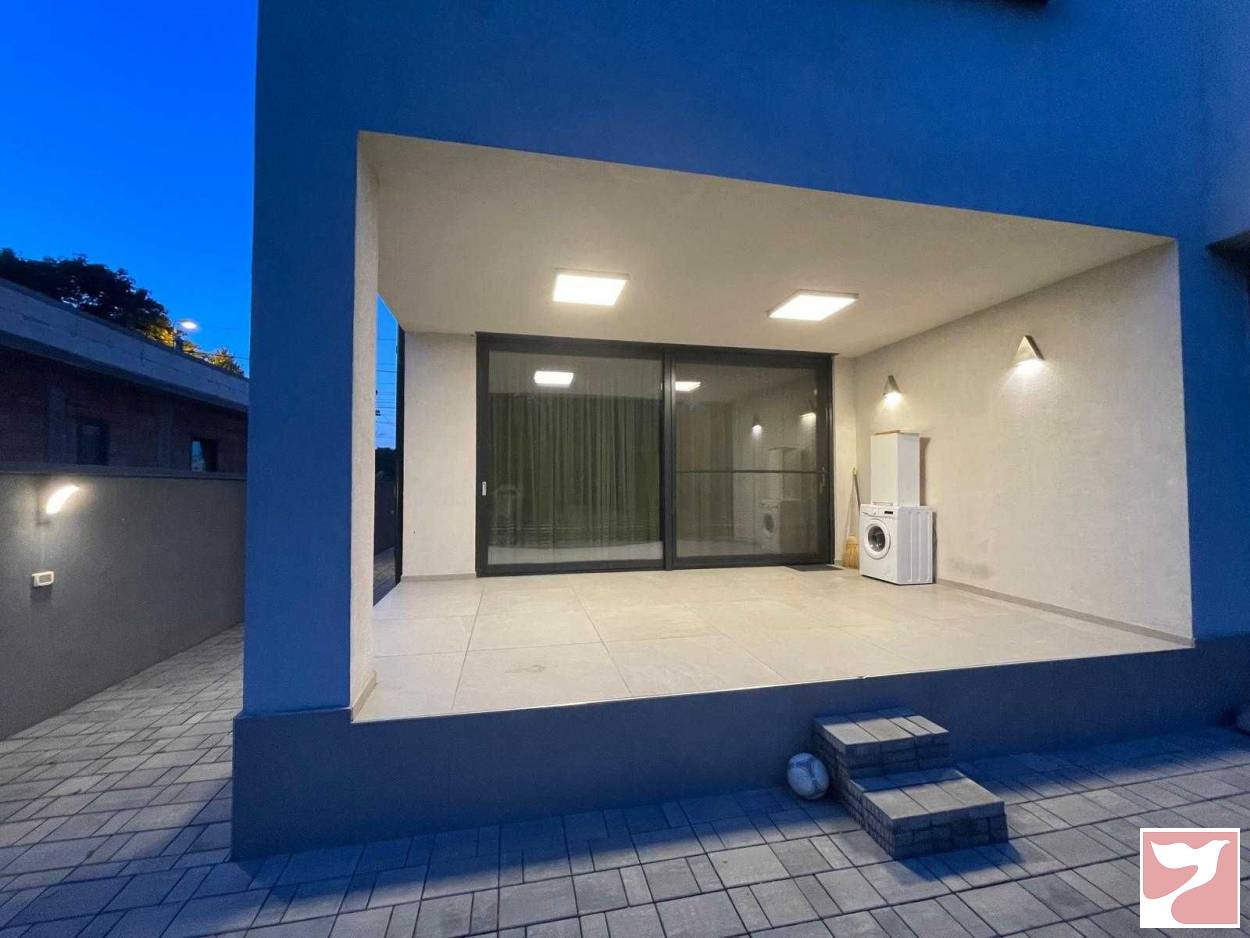 Inchiriere casa/vila  4 CAMERE in Timişoara, 160 mp