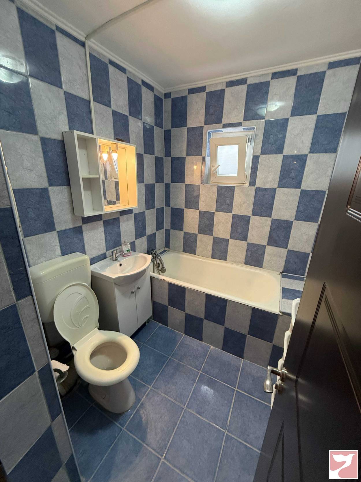 Inchiriere apartament  3 CAMERE in Oradea, 65 mp